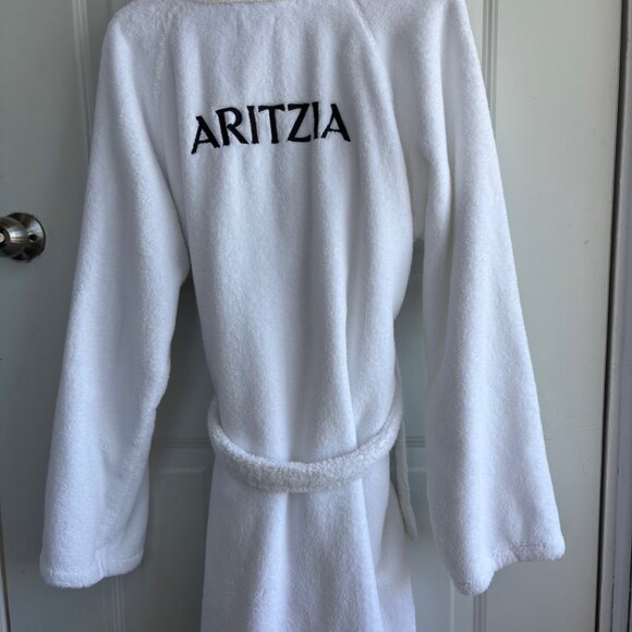 NWOT - RARE Aritzia Plush Bathrobe - Size M/L - Picture 2 of 5